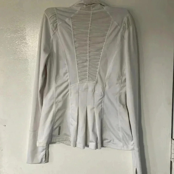 Zella runched front zip up - Picture 6 of 9